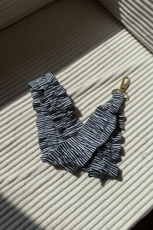 Collier téléphone bleu marine lignes