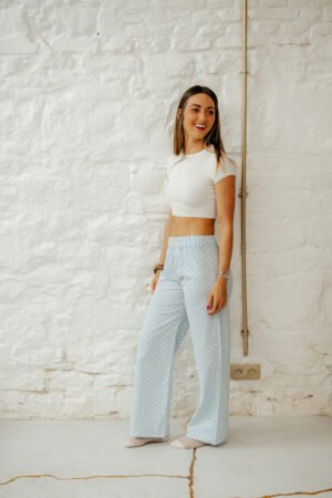 Pantalon à pois bleu clair